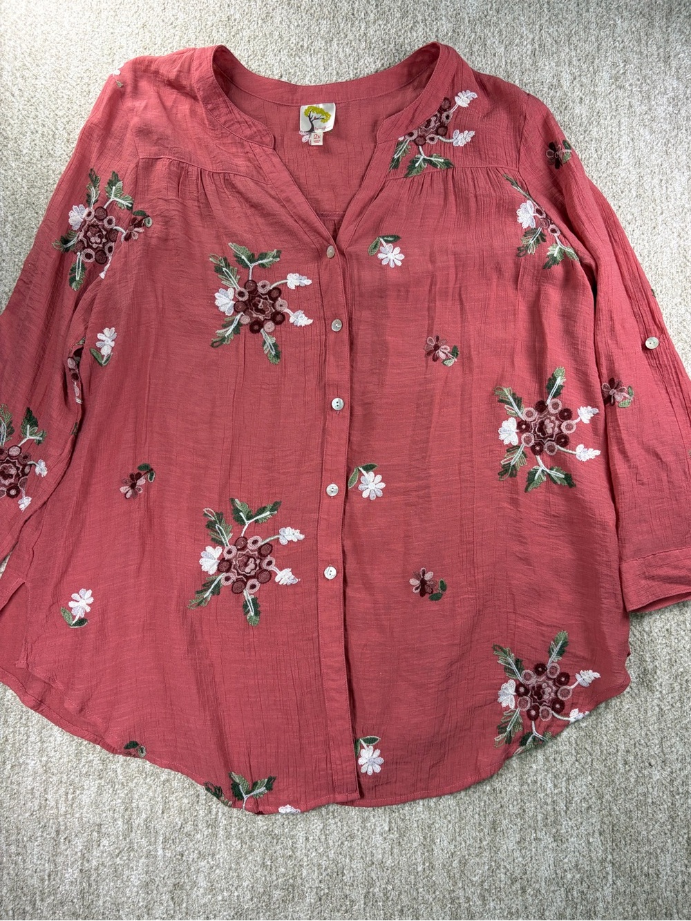 fig and flower Dusty Rose Button-Front Floral Embroidered Blouse